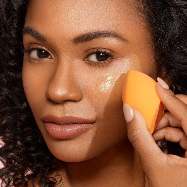 Real Techniques Miracle Complexion Makeup Sponge Full Cover Foundation, Pack Of Two (Packaging May Vary)