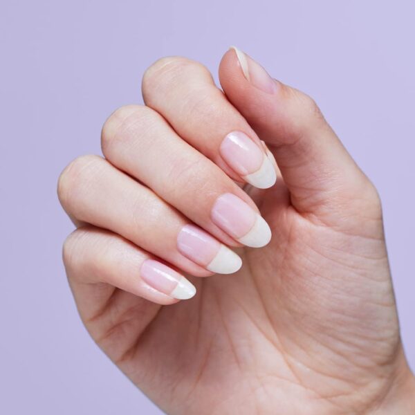 OPI Nail Polish A Natural Nail Base Coat, Daily Nail Strengthener and Base Coat Against Nail Discolouration, For Thin, Weak and Damaged Nails, Clear Nail Polish 15ml