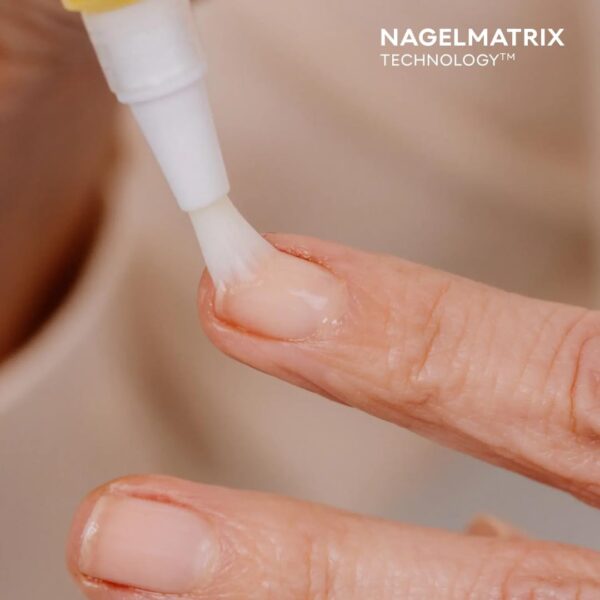HealthRoutine Nail Care Pen – The Original from Austria with Tea Tree Oil and Vitamin E, Nail Oil Nail Strengthener and Nail Hardener for Damaged Nails, 4ml
