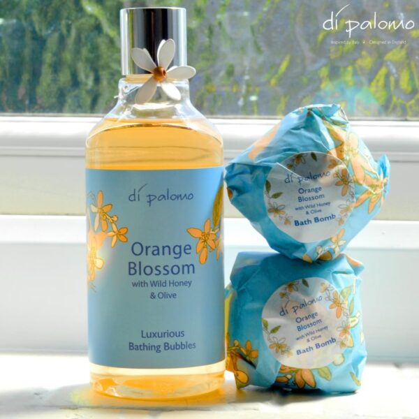 Di Palomo Orange Blossom & Honey Indulgent Luxury Bathing Collection. Bathing Bubbles 300ml & 2 Bath Bombs. Bubble Bath Body Wash & Bath Bomb Bath Set. Bubble Bath & Shower Gel Gifts for Women.