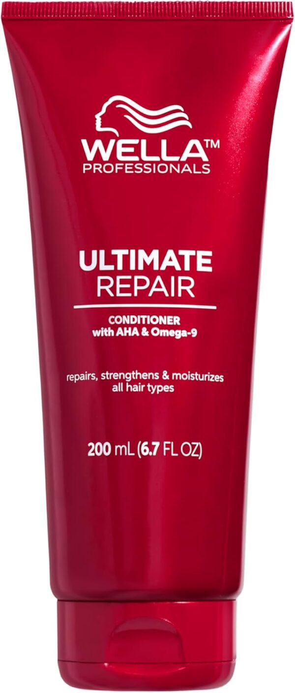 Wella Professionals Ultimate Repair Conditioner for Damaged Hair, with AHAs and Omega 9 to Rebuild and Strengthen Hair, With Metal Purifier Technology to Detox the Hair, 200ml