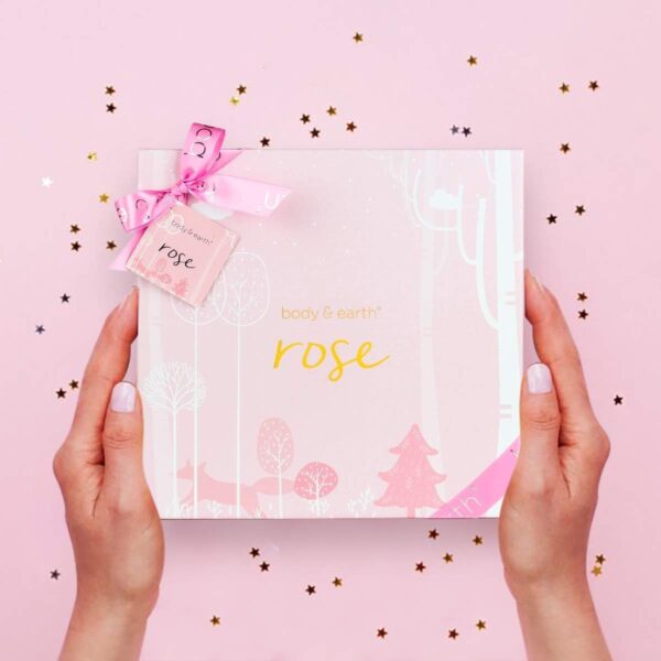 BODY & EARTH Bath Spa Women Gift Set, 5 Pcs Rose Gift Sets Box for Women Pamper Gifts for Women with Soap, Shower Gel, Body Butter, Body Lotion, Gifts for Women, Birthday Gifts, Christmas Gifts
