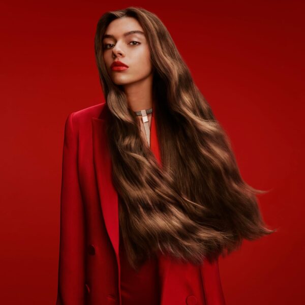 Wella Professionals Ultimate Repair Protective Leave-In Lotion, Visibly Repairs Bleached and Heat-Damaged Hair, with AHAs and Omega 9 to Rebuild and Strengthen, UV Protection for All Hair Types