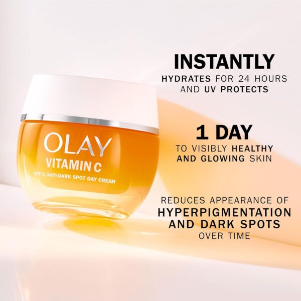 716E-jhlThL._AC_SL1500_.jpg Olay Skincare Giftset: Vitamin C Anti-Dark Spot SPF 30 Face Moisturiser Day Cream 50ml + Retinol 24 Night Cream Face Moisturiser 50ml, for Glow, Brightening and Overnight Renewal