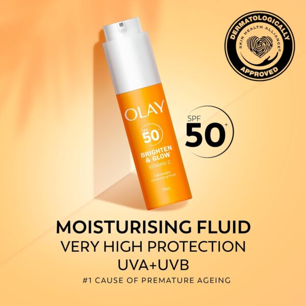 71GT6qqLWuL._AC_SL1500_.jpg Olay Vitamin C Brighten & Glow 3in1 Moisturising Fluid SPF50+ Hydrating Skincare Moisturiser and Primer with Niacinamide, Provides Hydration, Glow, UV Protection, and Helps Correct Dark Spots, 50ml