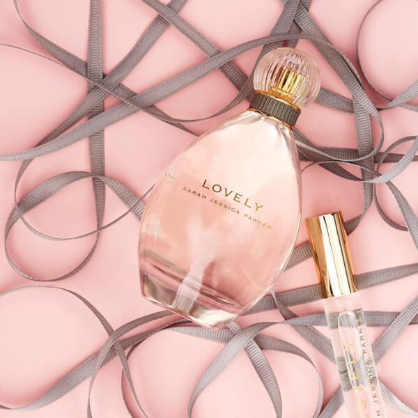 Lovely By SJP Body Mist For Women-Classically Charming, Ultra-Glamorous Scent-Silky White Amber Fragrance With Powdery, Intimate Notes-Citrus, Lavender, And Musk 250 ml (Pack of 1)
