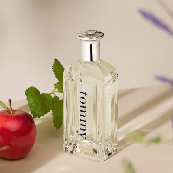 Tommy Hilfiger – Tommy Eau de Toilette 30 ml – Perfume for Men – Fougère Fragrance – Citrus and Fruity Notes – Transparent Glass Bottle