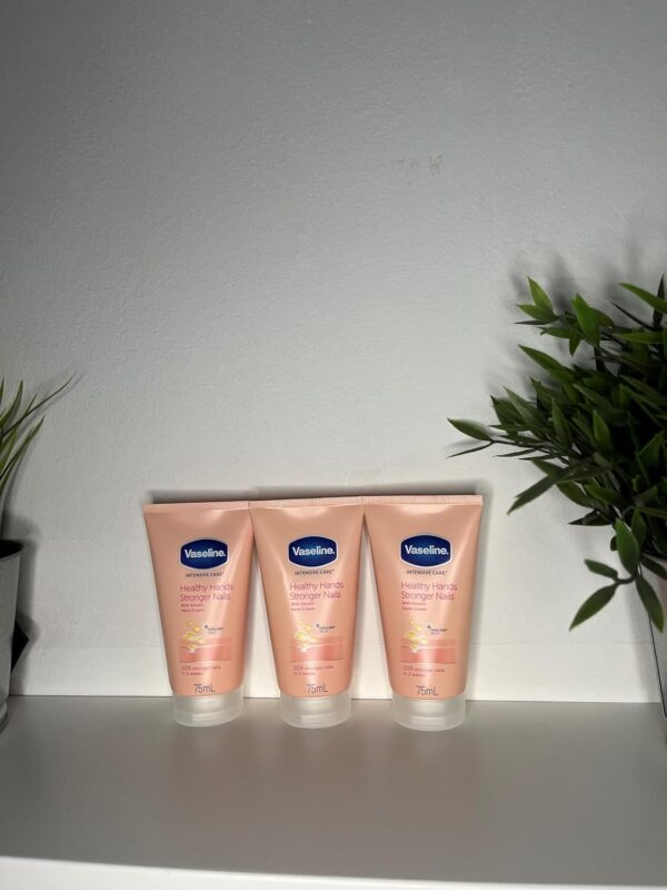 MM Vaseline Healthy Hands Stronger Nails Hand Cream 3x 75ml | Moisturising Hand Lotion Pack | Nail Strengthener Formula