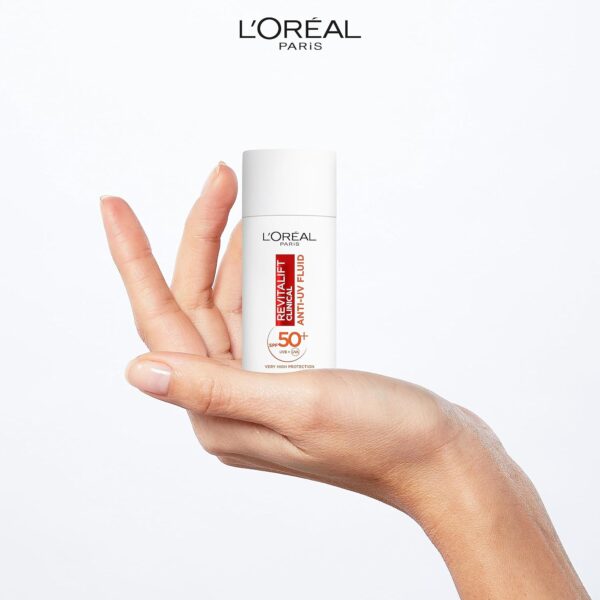 L’Oréal Paris Revitalift Clinical SPF 50+ Invisible UV Fluid, Protect, Prevent and Improve Ageing Signs, Non-Oily Formula for All Skin Tones, Advanced UV Protection and Antioxidant Vitamin C, 50ml