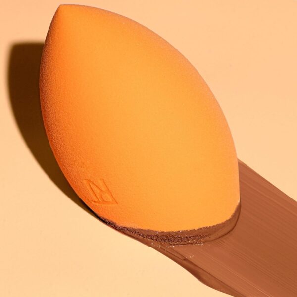 Real Techniques Miracle Complexion Makeup Sponge Full Cover Foundation, Pack Of Two (Packaging May Vary)