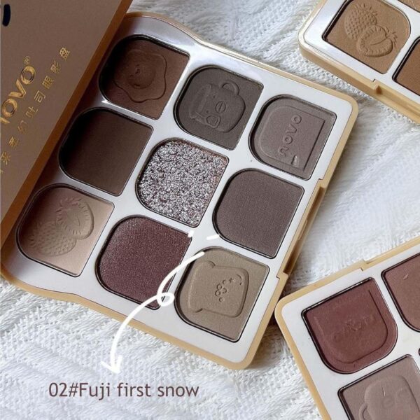 Toast Earth Color Eyeshadow Palette Nine-Color Blush Eyeshadow All-in-One Palette Nine-Grid Color Changing Eye Makeup Soft Silky Powder Highly Colored Smokey Eyeshadow