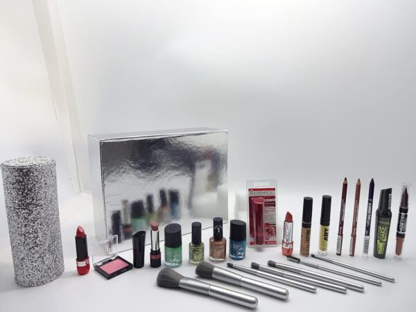 Rimmel London Beauty Gift Box Hamper, Beauty Bundle Collection Gift Free Kabuki Brush Set With Stand