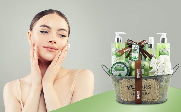 BRUBAKER Cosmetics Bath and Shower Set Aloe Vera - 11-Piece Gift Set in Vintage Bathtub