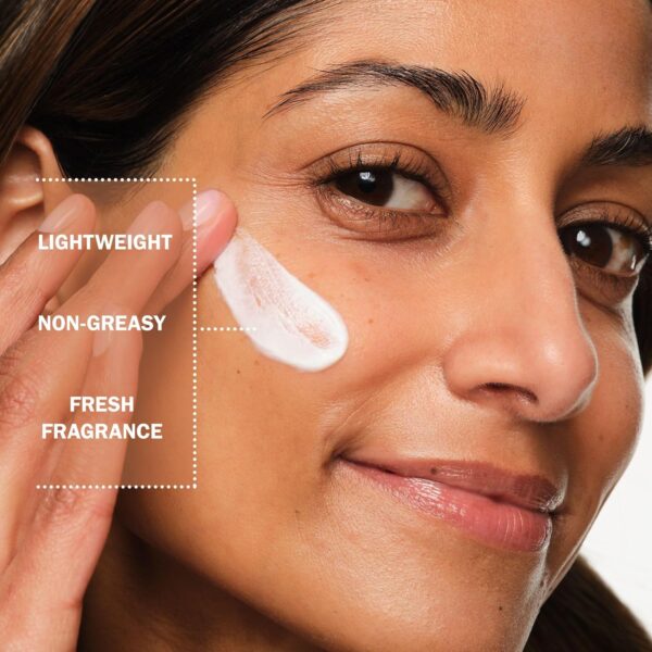 Olay Regenerist Niacinamide Day Cream Face Moisturiser SPF 30, Skincare with Niacinamide 99% Purity, Antioxidant Vitamin E. Anti Aging Skin Care: Renews, Firms and Hydrates. Non-Greasy, 50ml