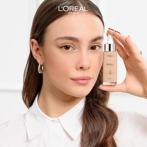 L'Oreal Paris True Match Tinted Serum Foundation, 1% Hyaluronic Acid, Hydrating Formula, Replumps Skin in 1 Hour for a Natural Glowing Finish, 30 ml, Shade 2-3 Light