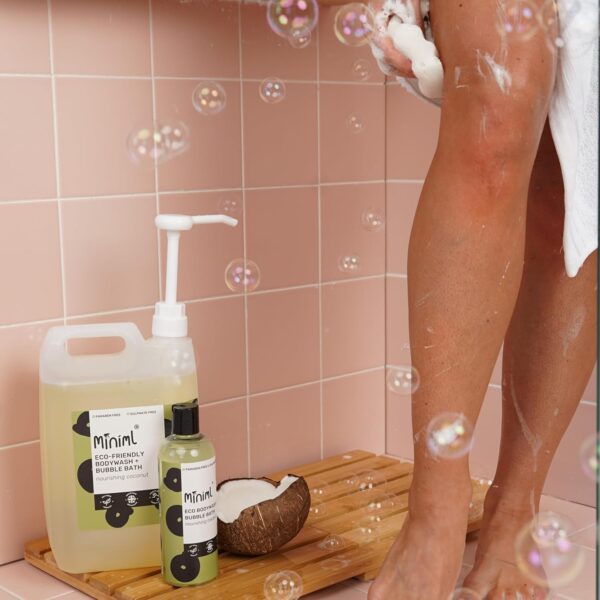 Miniml All Natural Body Wash and Bubble Bath - 500ml Moisturising Coconut Skin Eco Shower Gel Bath Soak - Vegan Friendly High Foam