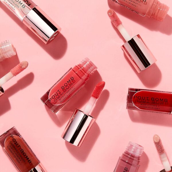 Revolution Beauty London Pout Bomb Plumping Gloss, High Shine, Rich Pigment, Soft Tingle Effect, Glaze Clear