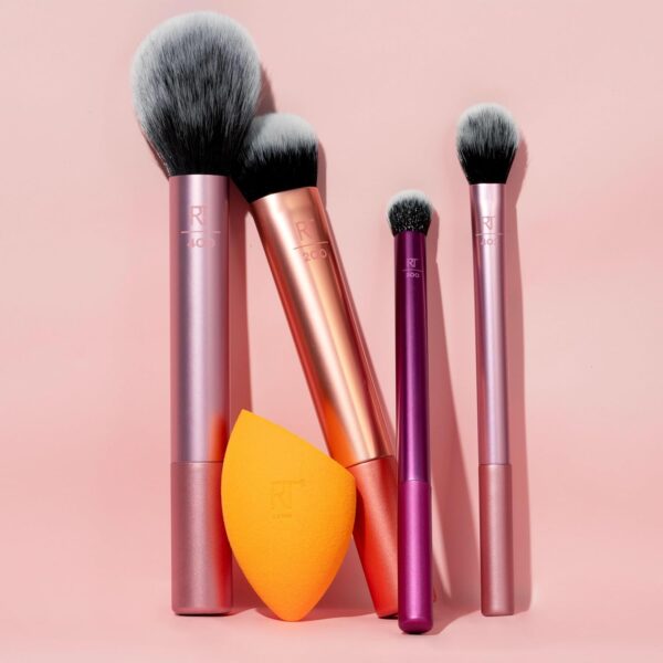 Real Techniques Everyday Essentials + Makeup Sponge Kit, Makeup Brushes and Makeup Blender Sponge, For Foundation, Blush, Bronzer, Eyeshadow, and Powder, Synthetic Bristles, Cruelty Free, 5 Piece Set