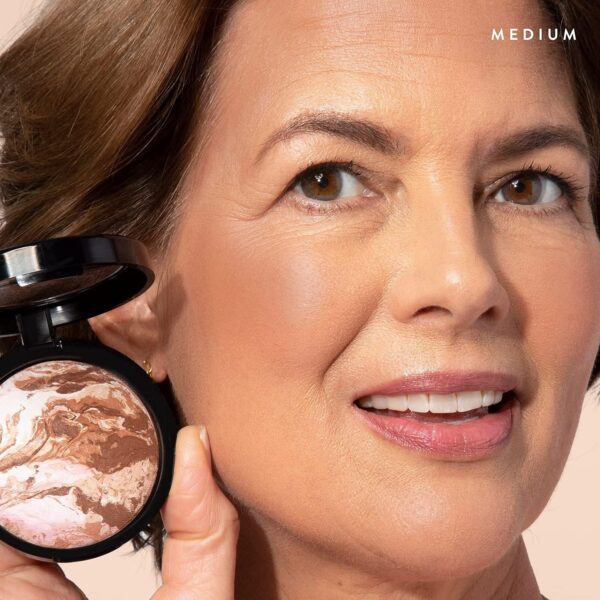 Laura Geller Beauty LAURA GELLER NEW YORK Baked Bronze-N-Brighten Bronzer Powder - Medium - Natural Bronze Glow