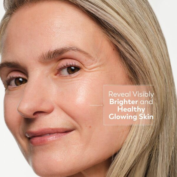 81qnMibM3L._AC_SL1500_.jpg Olay Skincare Giftset: Vitamin C Anti-Dark Spot SPF 30 Face Moisturiser Day Cream 50ml + Retinol 24 Night Cream Face Moisturiser 50ml, for Glow, Brightening and Overnight Renewal