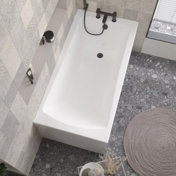 1400 x 700mm Compact Single Ended Straight Shower Bath with Leg Set