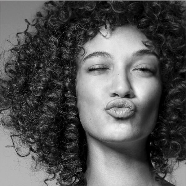 Aussie Deeep Moisture Hair Mask, Vegan Hair Treatment - For Very Dry, Thick and Curly Hair - With Avocado Oil, Jojoba Oil and Macadamia Nut Oil, 300ml