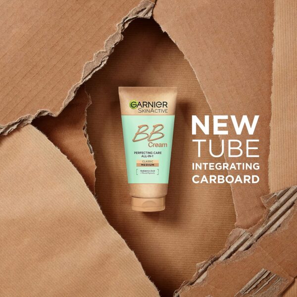 Garnier SkinActive Classic Perfecting All-in-1 BB Cream, Shade Classic Light, Tinted Moisturiser SPF 15, Brightens and Evens Skin, With Hyaluronic Acid Aloe & Mineral Pigments, 50 ml